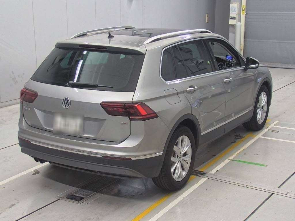 2017 Volkswagen Tiguan 5NCZE[1]