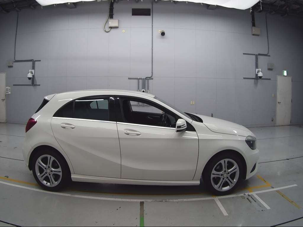 2014 Mercedes Benz A-Class 176042[2]