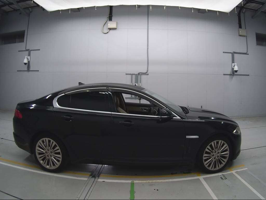 2013 Jaguar XF J058C[2]