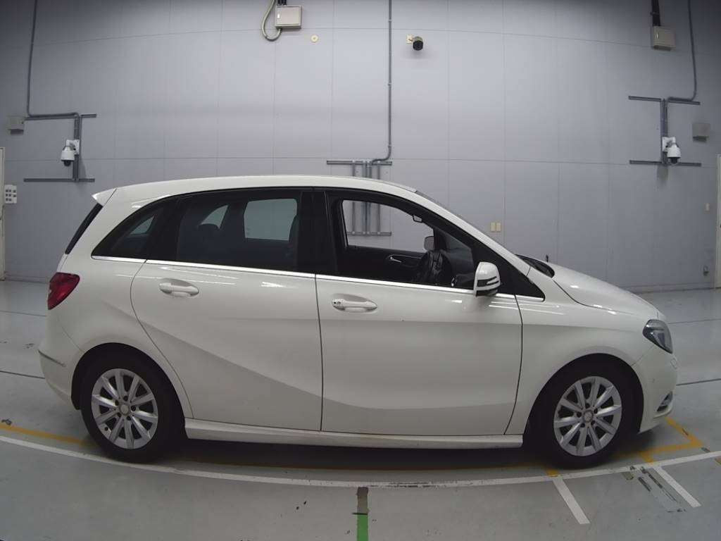 2012 Mercedes Benz B-Class 246242[2]