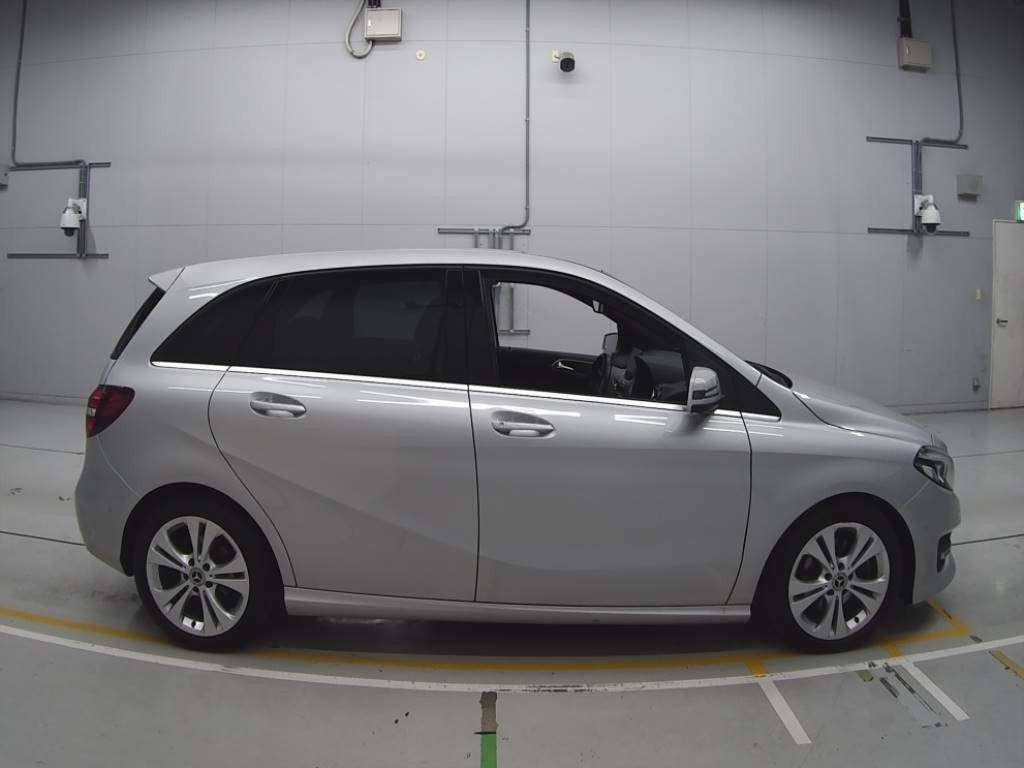 2017 Mercedes Benz B-Class 246242[2]