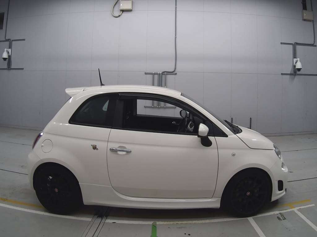 2016 Abarth Abarth 500 312142[2]