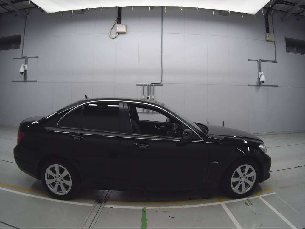 2011 Mercedes Benz C-Class 204048[2]