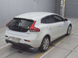 2019 Volvo V40