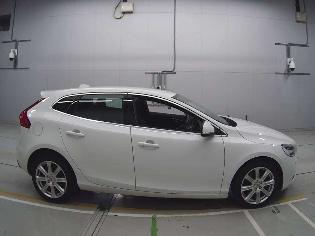 2019 Volvo V40 MD4204T[2]