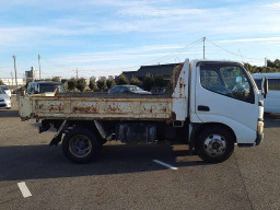 2005 Toyota Dyna Truck