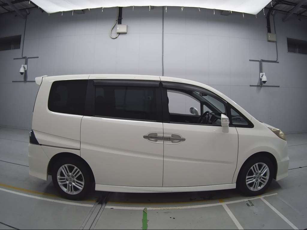 2007 Honda Step WGN RG1[2]