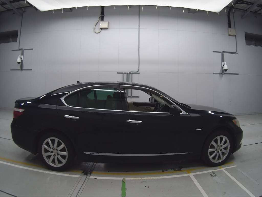 2007 Lexus LS UVF45[2]