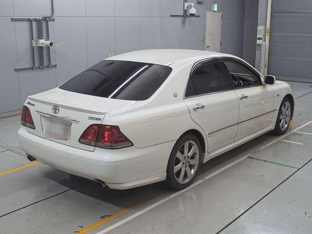 2005 Toyota Crown GRS182[1]