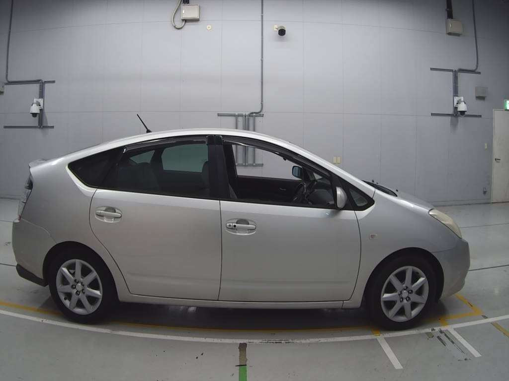 2003 Toyota Prius NHW20[2]