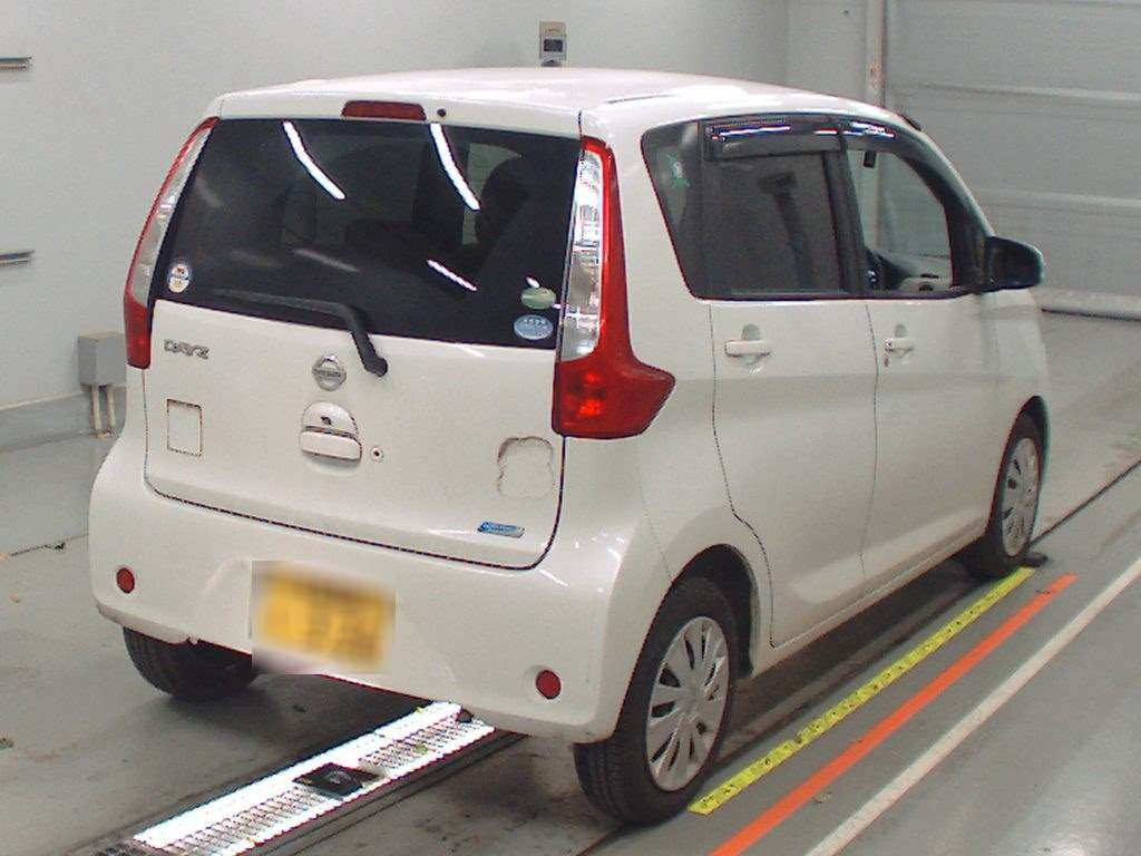 2014 Nissan DAYZ B21W[1]