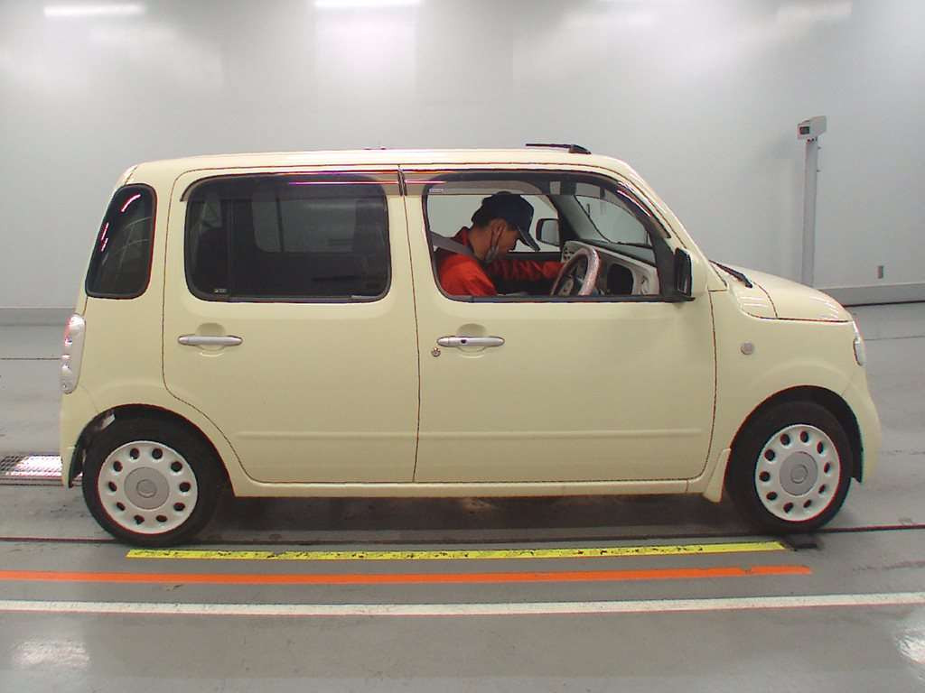 2015 Daihatsu Mira Cocoa L675S[2]