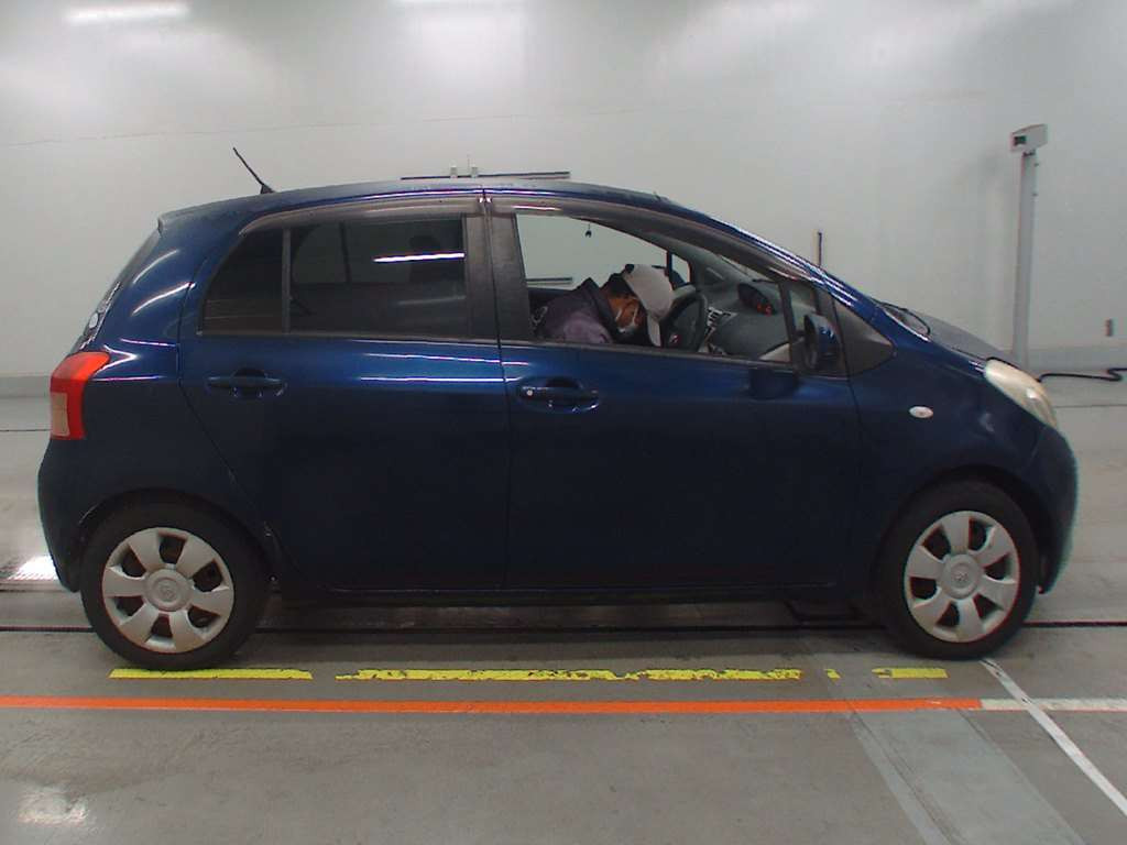 2006 Toyota Vitz SCP90[2]