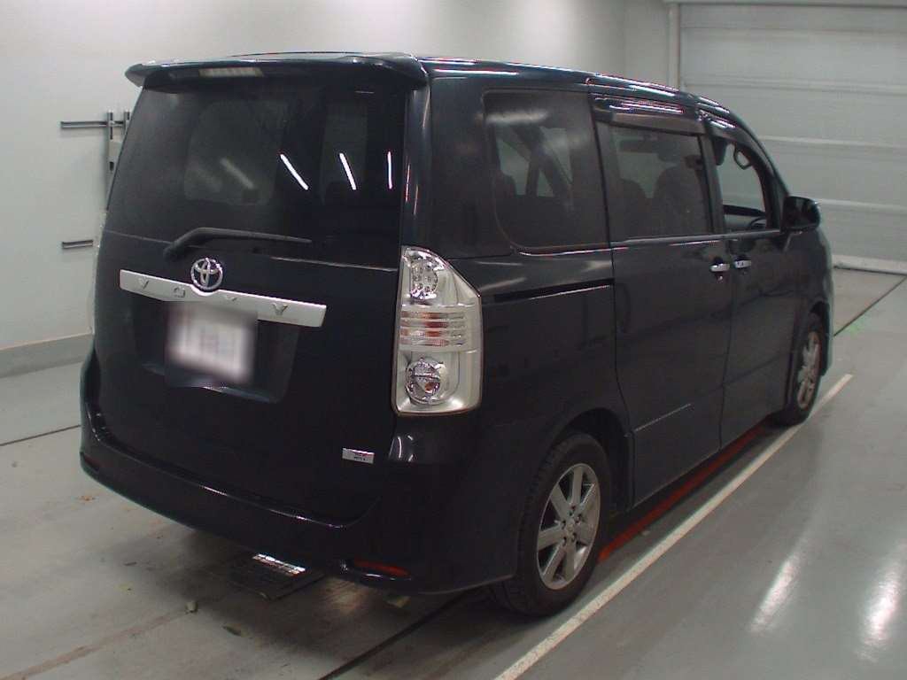 2008 Toyota Voxy ZRR70W[1]