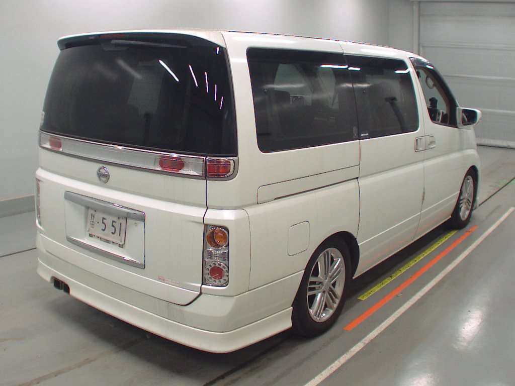 2004 Nissan Elgrand E51[1]