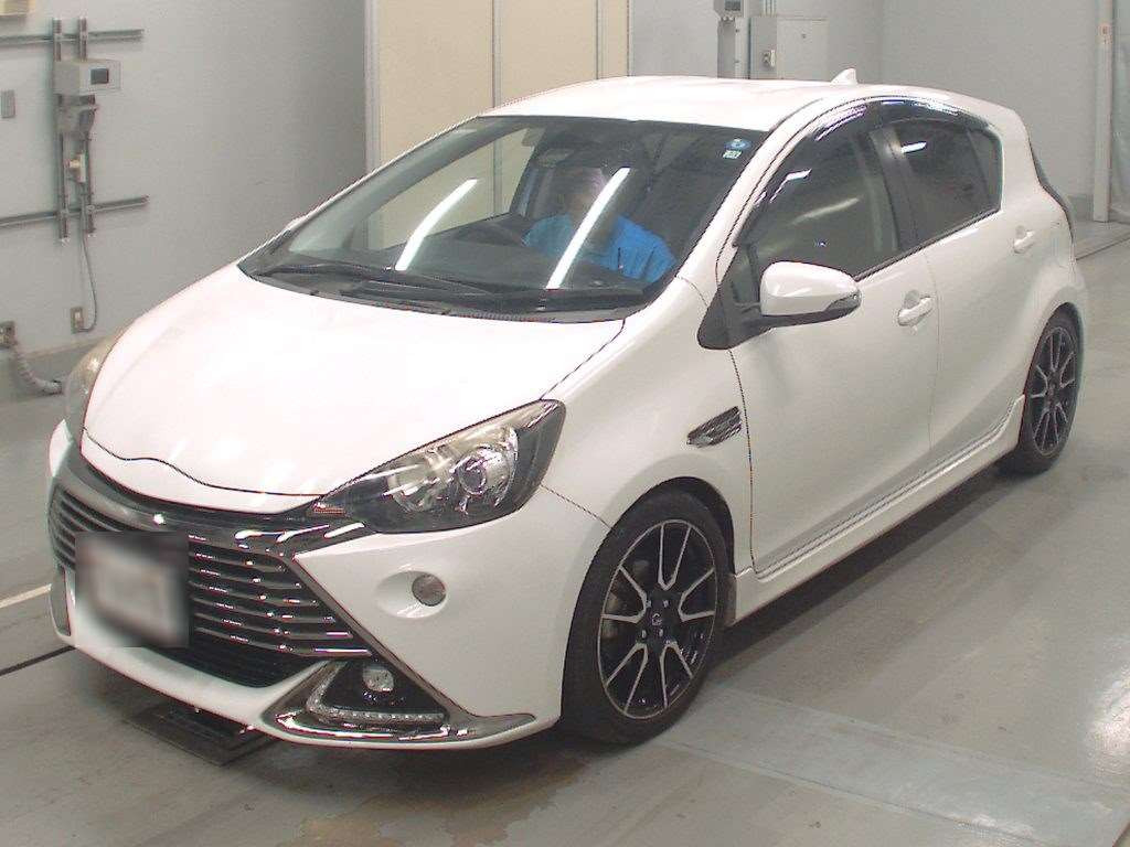 2015 Toyota Aqua NHP10[0]