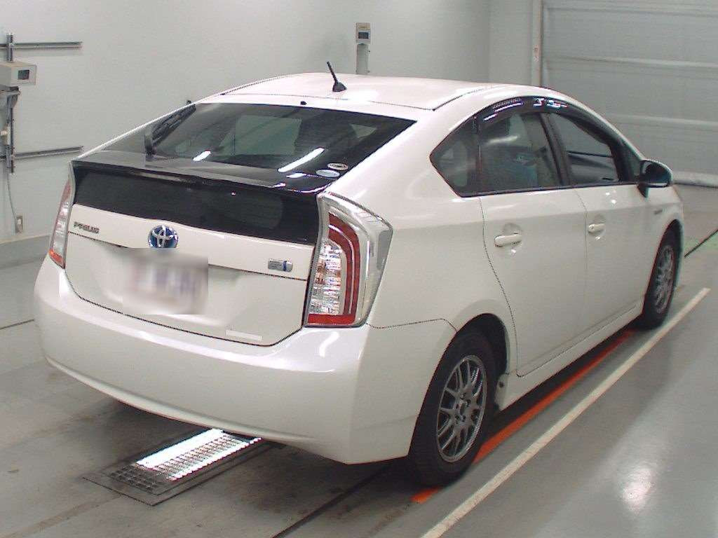 2015 Toyota Prius ZVW30[1]