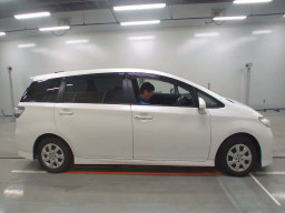 2013 Toyota Wish