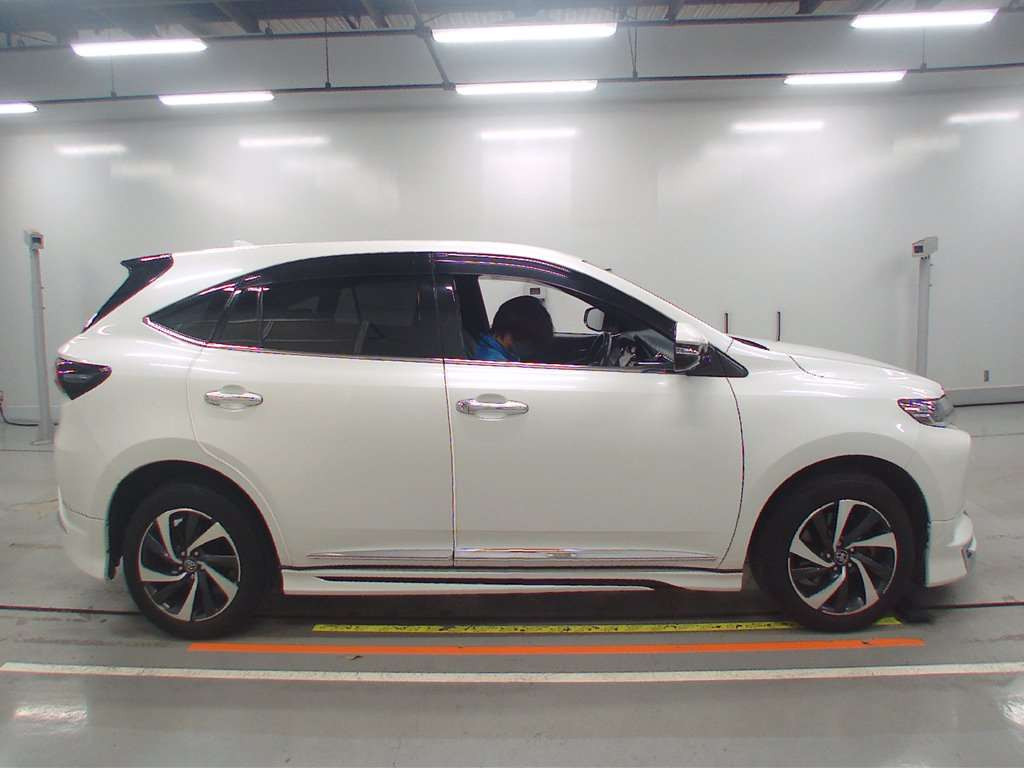 2017 Toyota Harrier ASU60W[2]