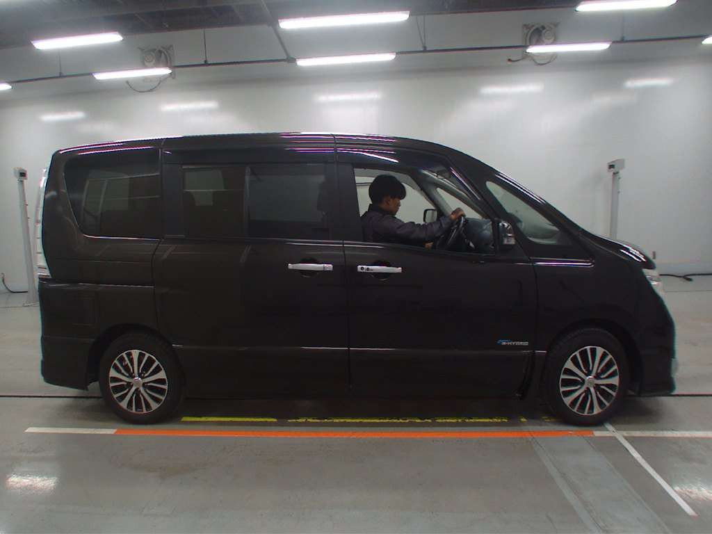 2014 Nissan Serena HFC26[2]