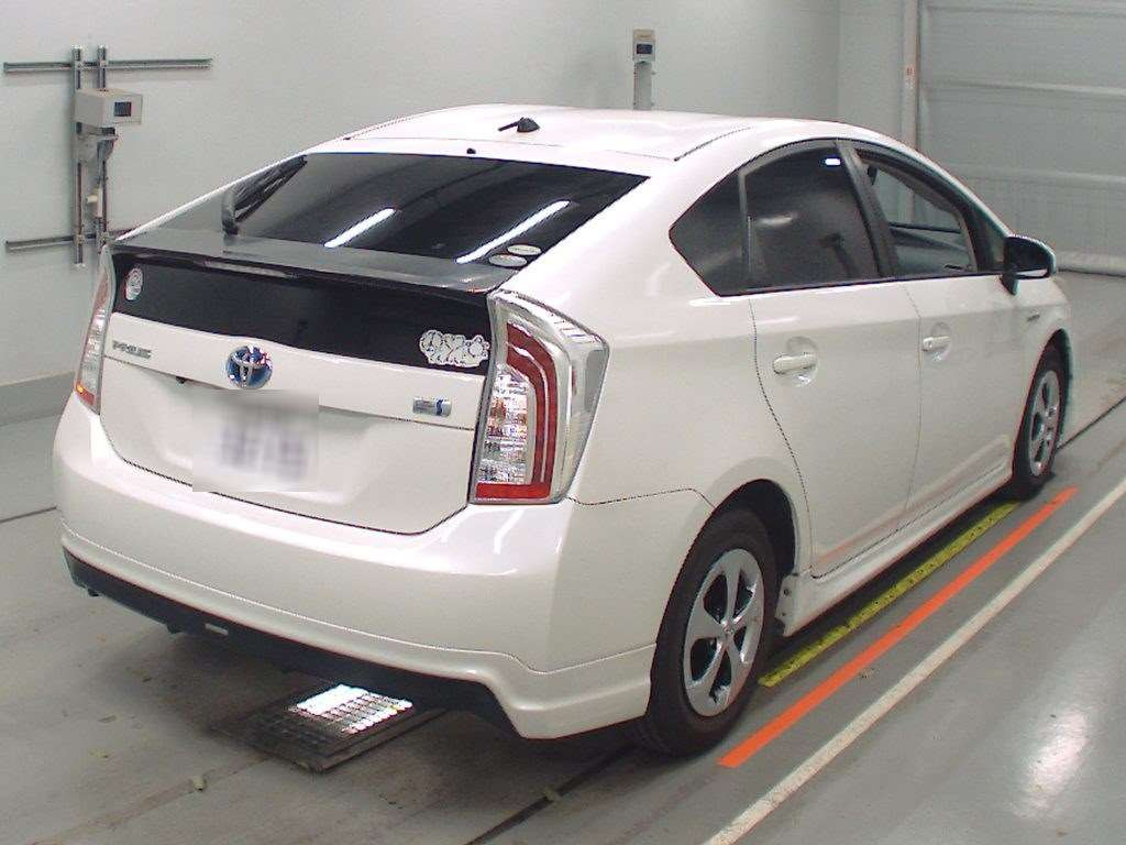 2012 Toyota Prius ZVW30[1]