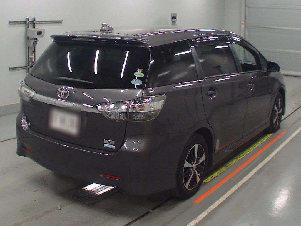 2013 Toyota Wish ZGE20W[1]