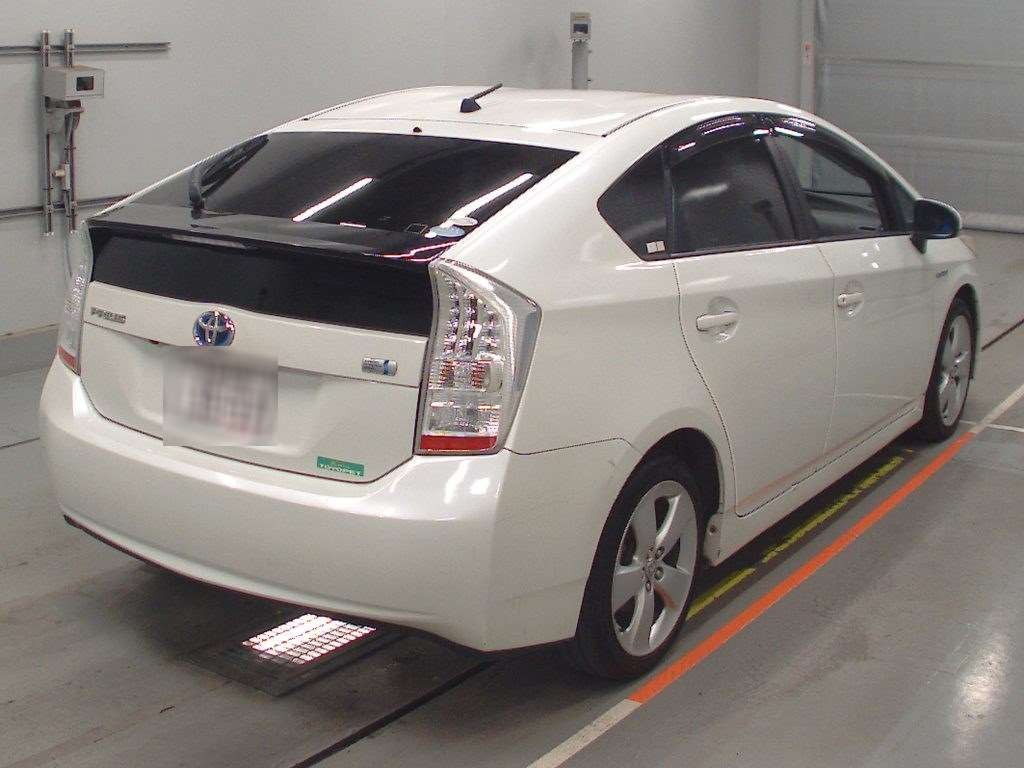 2010 Toyota Prius ZVW30[1]