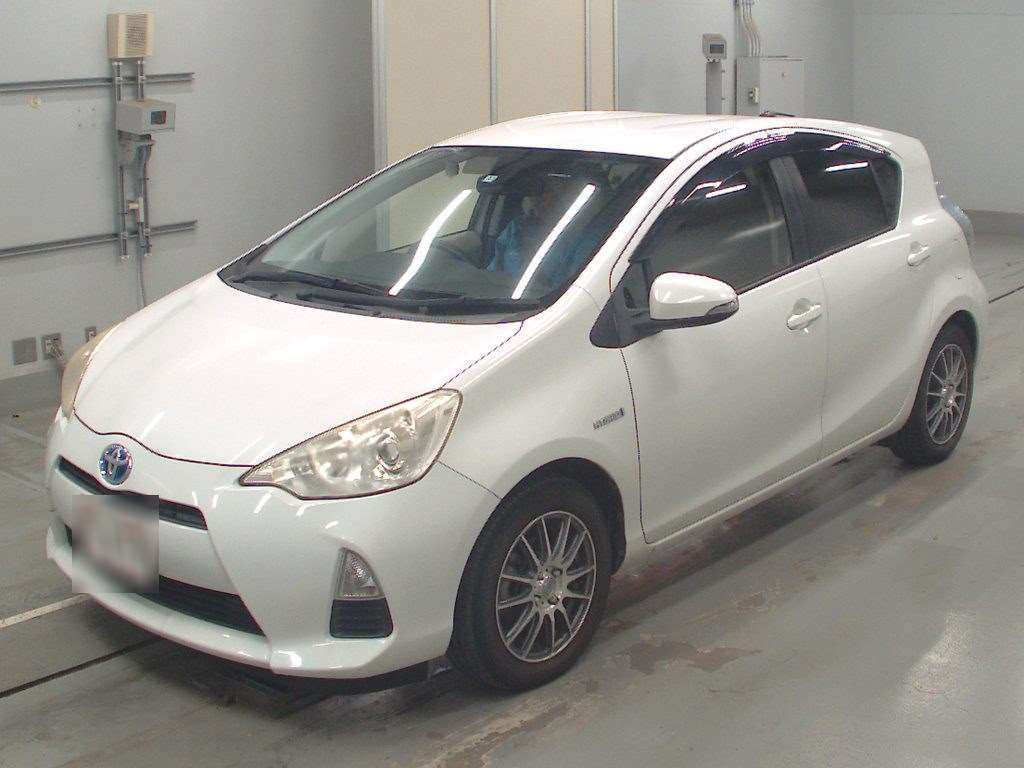 2013 Toyota Aqua NHP10[0]