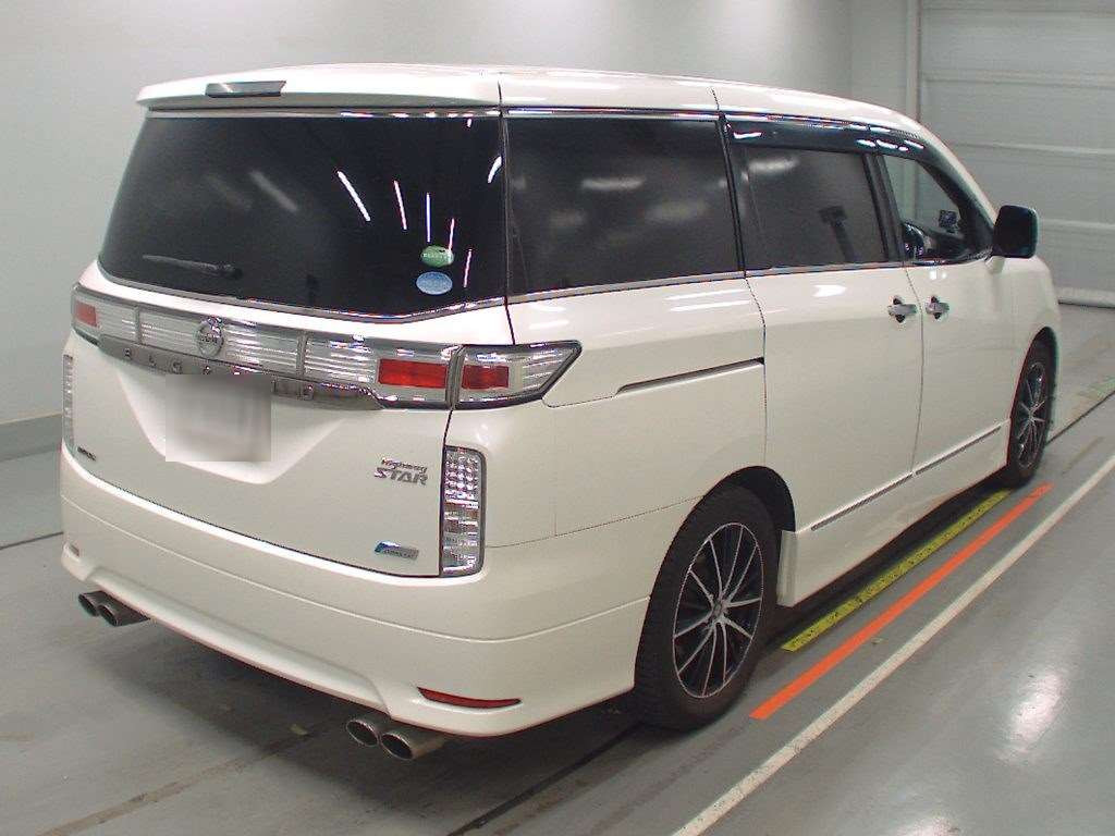 2012 Nissan Elgrand TE52[1]