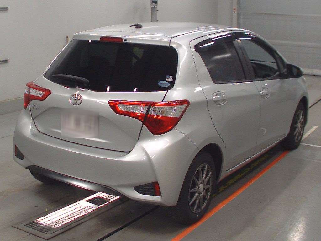 2017 Toyota Vitz KSP130[1]