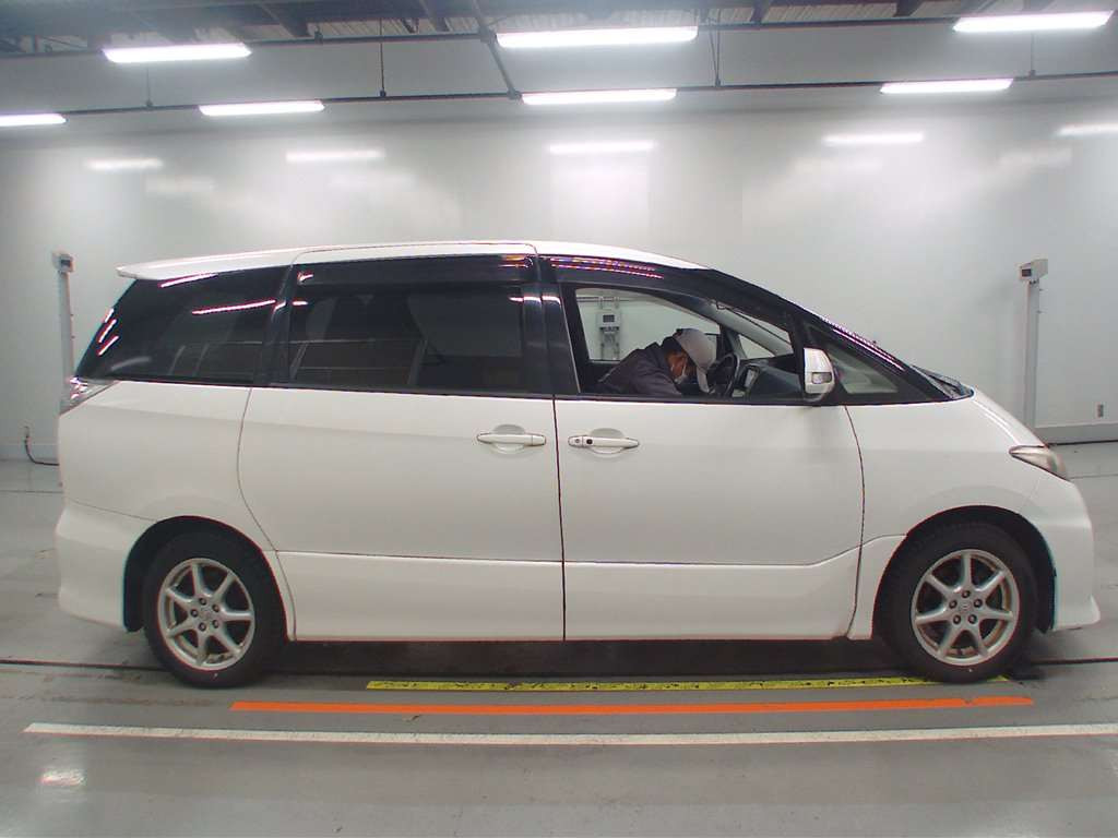 2012 Toyota Estima ACR55W[2]