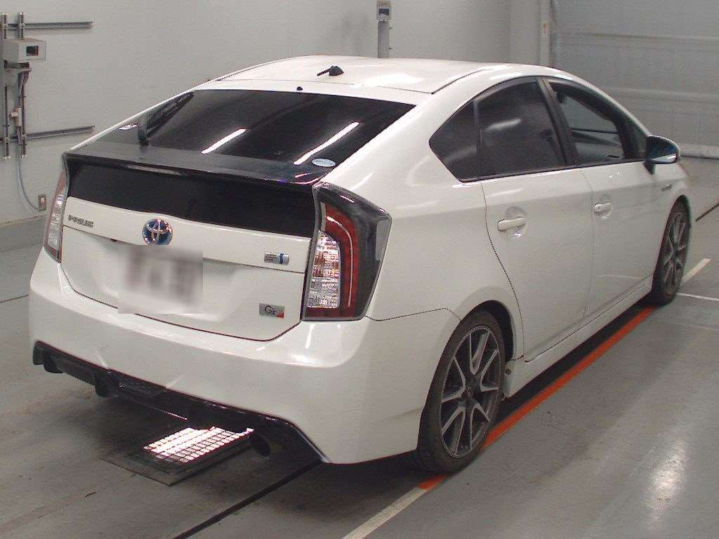 2013 Toyota Prius ZVW30[1]