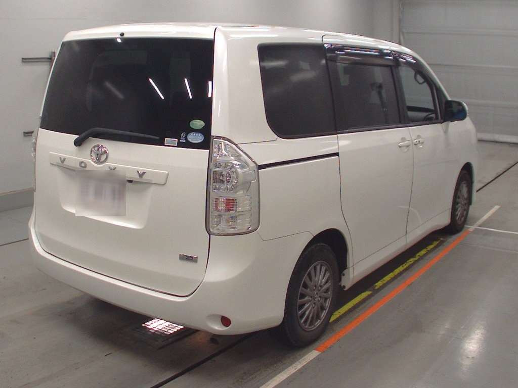 2012 Toyota Voxy ZRR70G[1]