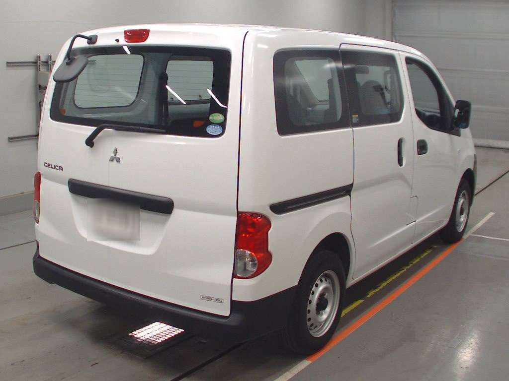 2018 Mitsubishi Delica Van BVM20[1]