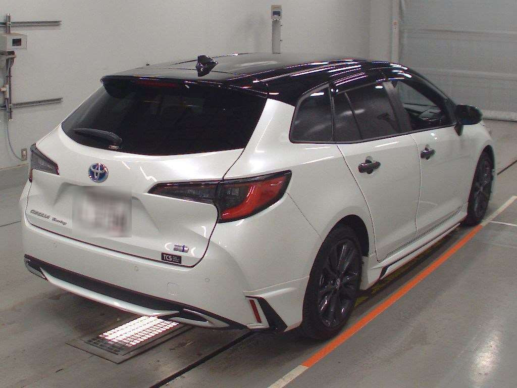 2022 Toyota Corolla Touring Wagon ZWE219W[1]