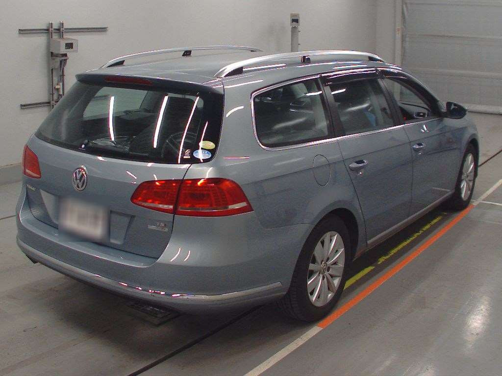 2012 Volkswagen Passat Variant 3CCAX[1]