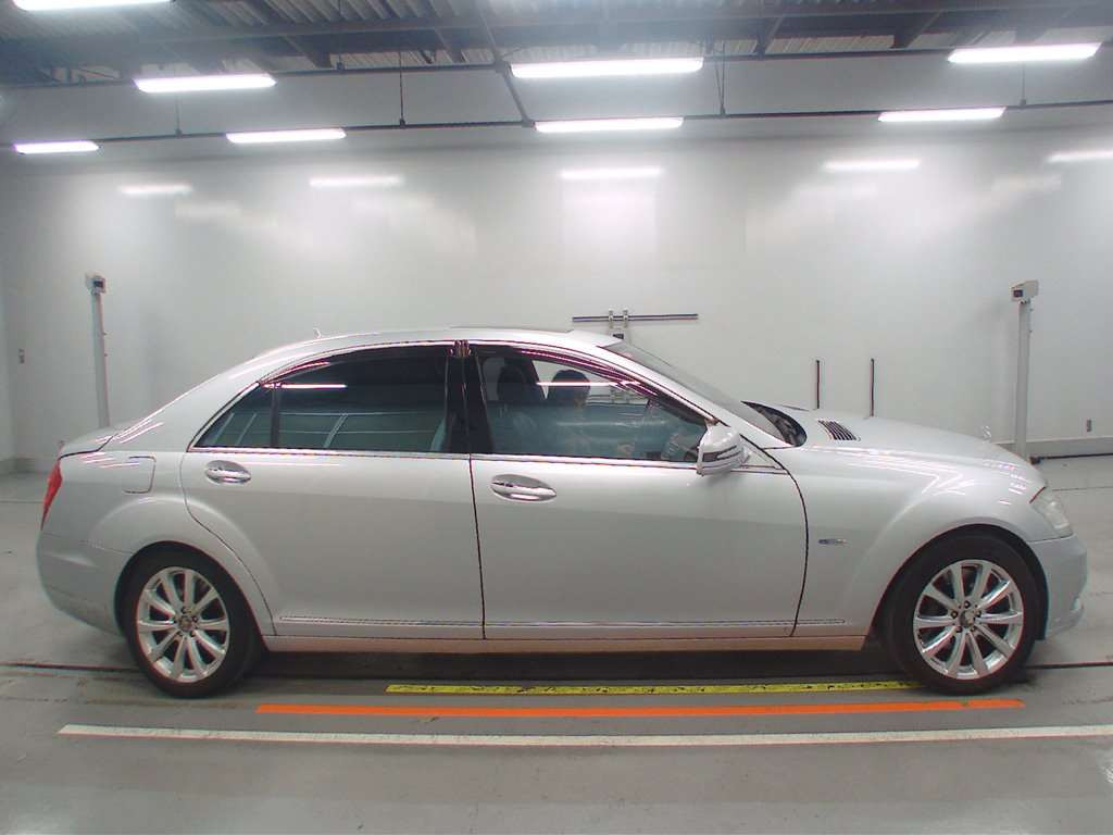 2012 Mercedes Benz S-Class 221173[2]