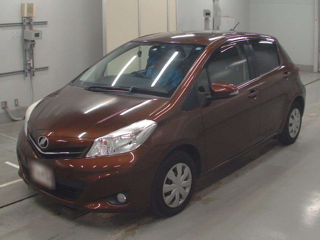 2011 Toyota Vitz KSP130[0]