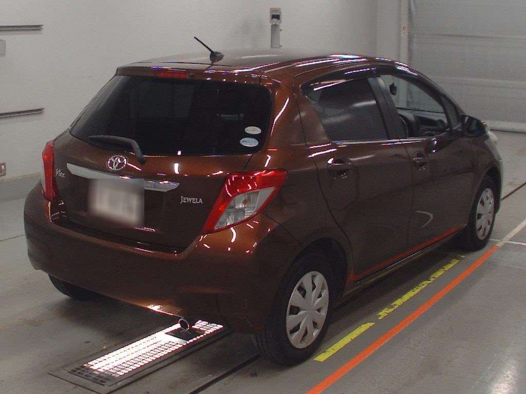 2011 Toyota Vitz KSP130[1]