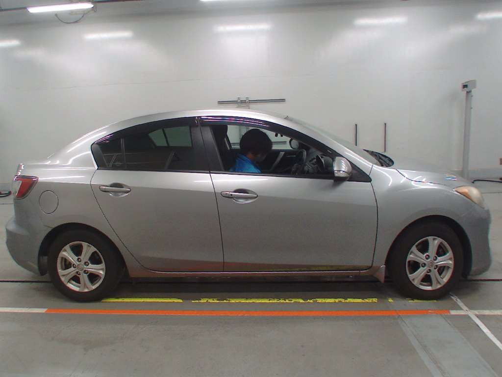 2012 Mazda Axela BLFFP[2]