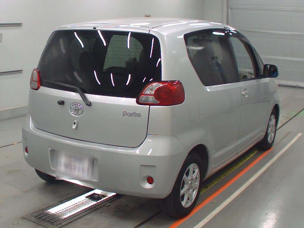 2009 Toyota Porte NNP10[1]