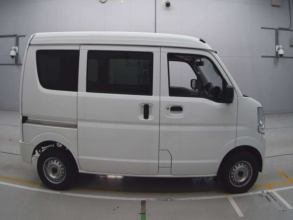 2023 Nissan NV100 Clipper DR17V[2]