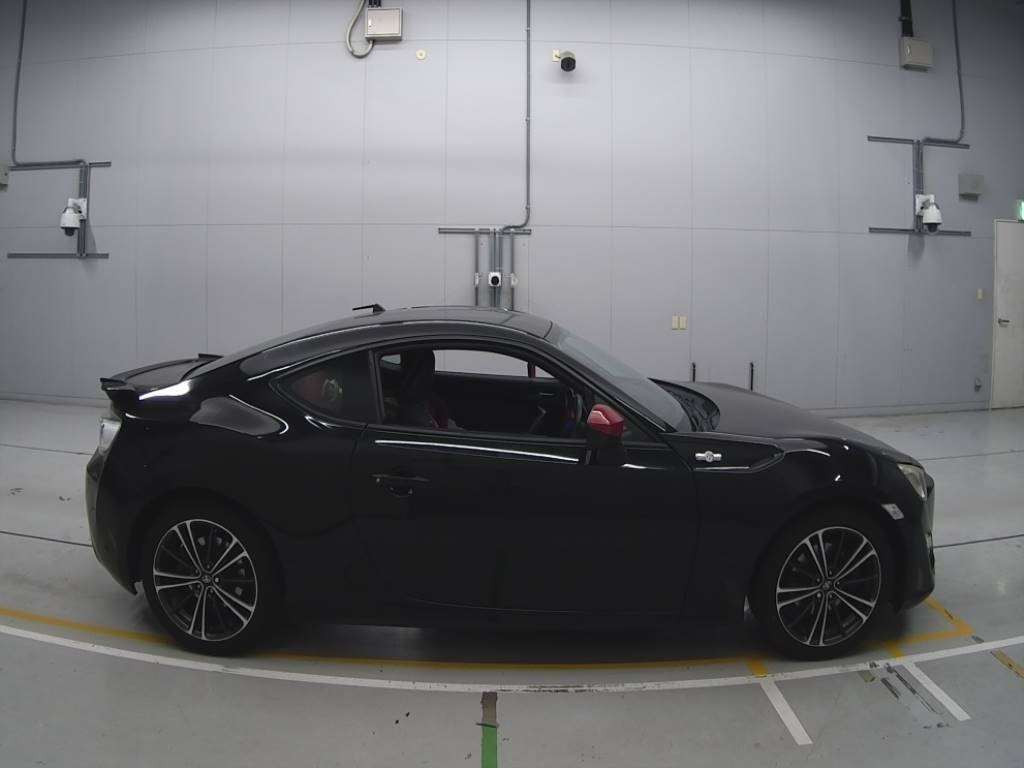 2012 Toyota 86 ZN6[2]