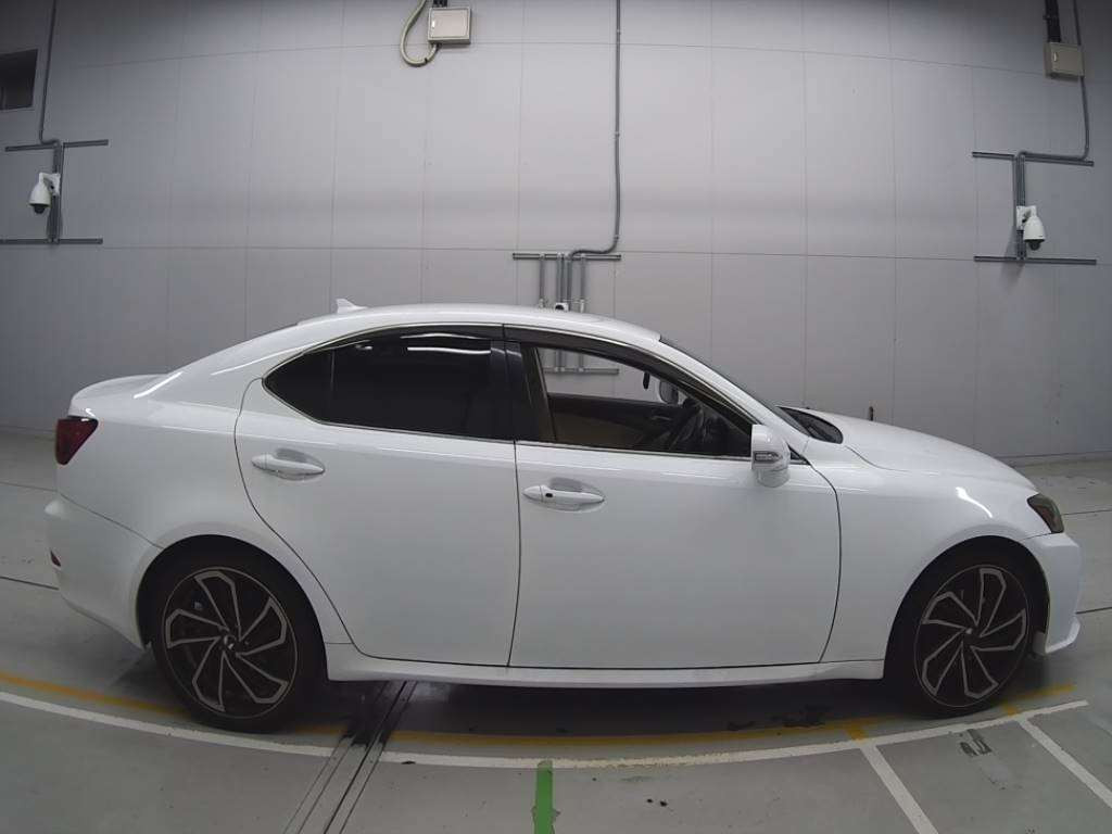 2011 Lexus IS GSE20[2]