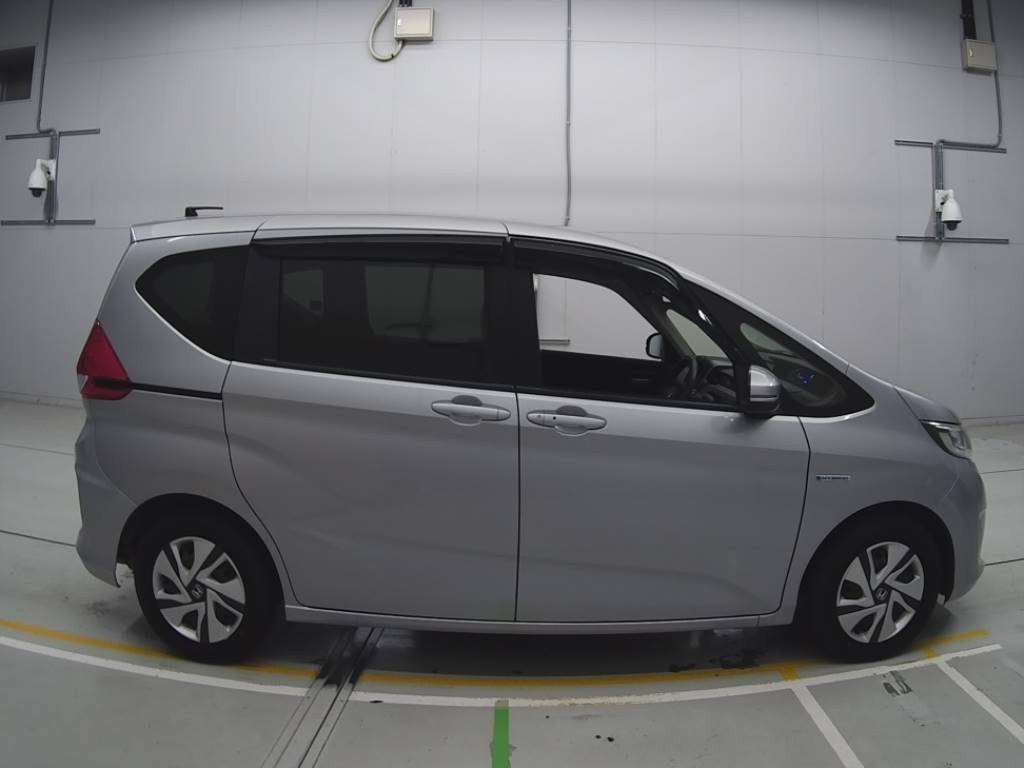 2017 Honda Freed Plus Hybrid GB7[2]