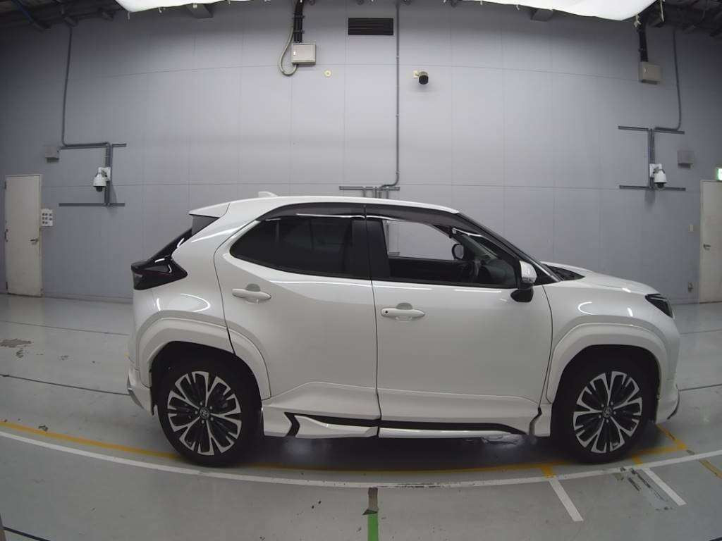 2022 Toyota YARIS CROSS MXPJ10[2]