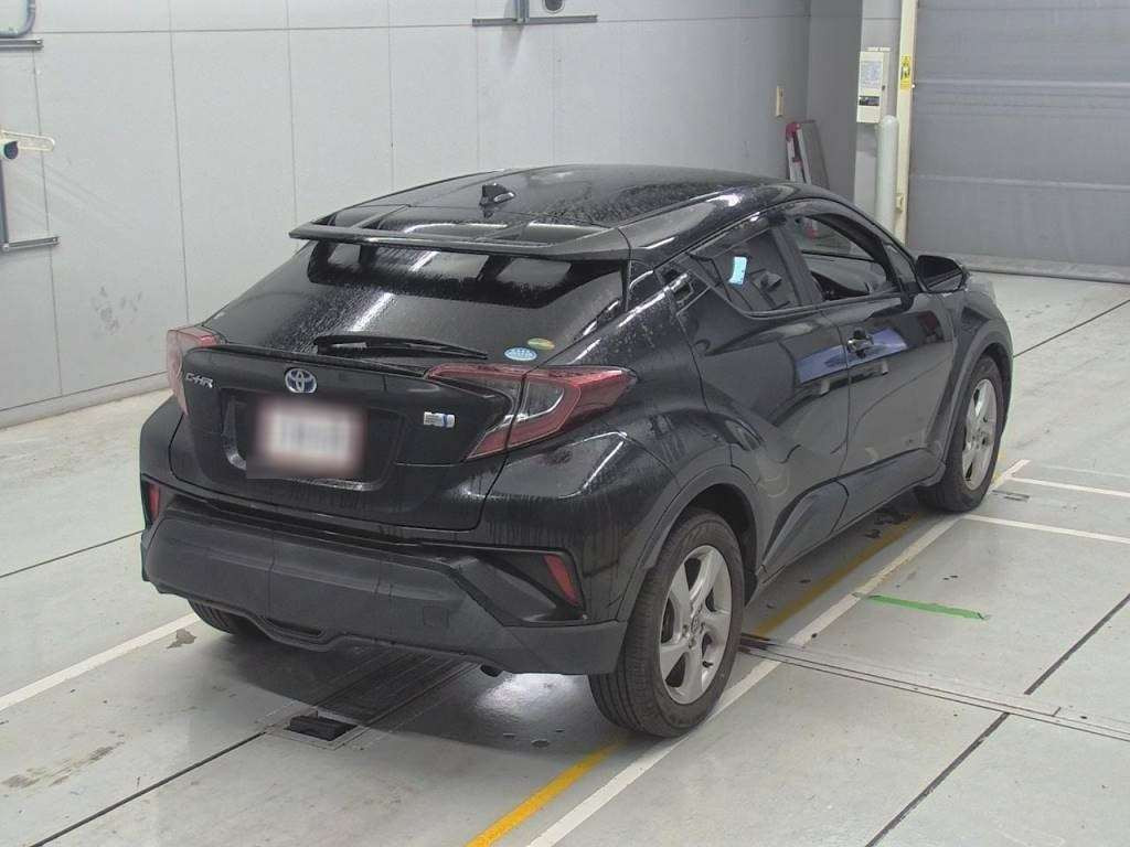 2018 Toyota C-HR ZYX10[1]