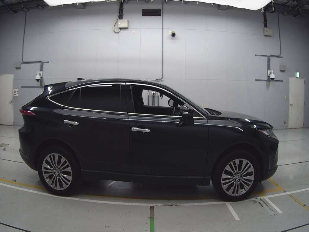 2022 Toyota Harrier Hybrid AXUH80[2]