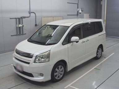 2009 Toyota Noah