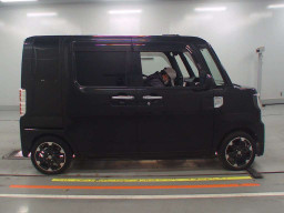 2014 Daihatsu Wake